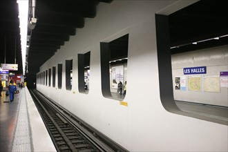 France, ile de france, paris, 1er arrondissement, metro ligne 4, station de metro les halles, ratp, 
Date : 2011-2012