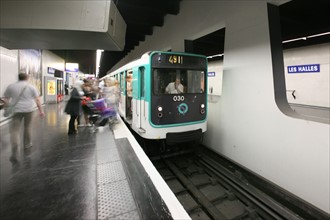 France, ile de france, paris, 1er arrondissement, metro ligne 4, station de metro les halles, ratp, 
Date : 2011-2012