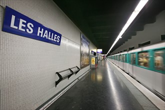 France, ile de france, paris, 1er arrondissement, metro ligne 4, station de metro les halles, ratp, 
Date : 2011-2012