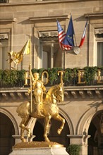 France, ile de france, paris 1er arrondissement, place des pyramides, statue de jeanne d'arc, sculpteur emmanuel fremiet, 
Date : 2011-2012
