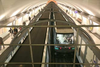 paris 13, station de metro, olympiades, ligne 14 ouverte en 2007
Date : 2011-2012