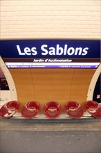 France, ile de france, hauts de Seine neuilly sur Seine station de metro les sablons, ligne 1, 
Date : 2011-2012