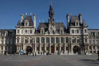 France, ile de france, paris 4e arrondissement, place de l'hotel de ville, facade de la mairie de paris, institution.
Date : 2011-2012