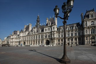 France, ile de france, paris 4e arrondissement, place de l'hotel de ville, facade de la mairie de paris, institution.
Date : 2011-2012