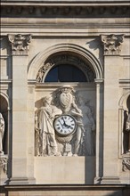 France, ile de france, paris 5e arrondissement, boulevard saint michel, universite de la sorbonne, chapelle, dome, sculptures, horloge, facade.
Date : 2011-2012