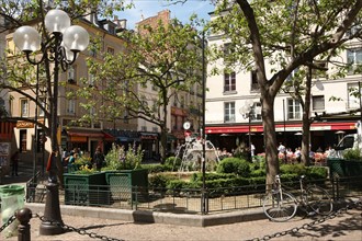 France, ile de france, paris 5e arrondissement, place de la contrescarpe, rue mouffetard, fontaine, terrasses de cafes.
Date : 2011-2012