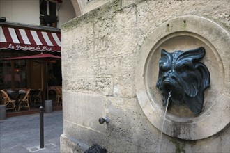 France, ile de france, paris, 7e arrondissement, rue saint dominique, la fontaine de mars, restaurant.
Date : 2011-2012