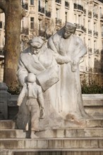 France, ile de france, paris 7e arrondissement, square boucicaut, statue marguerite boucicaut, bon marche.
Date : 2011-2012