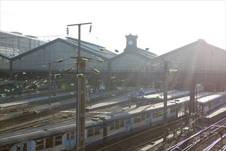 France, ile de france, paris 8e arrondissement, gare saint lazare, train, voies ferrees, sncf, rail,  place de l'europe

Date : 2011-2012