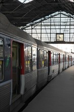 France, ile de france, paris 8e arrondissement, gare saint lazare, train, voies ferrees, sncf, rail, train de banlieue

Date : 2011-2012