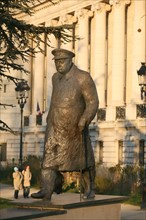Paris 8e arrondissement, statue de Churchill devant le Petit Palais, avenue Winston Churchill. Sculpteur Jean Cardot. 

Date : 2011-2012