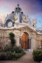 France, ile de france, paris 8e arrondissement, le petit palais, musee des beaux arts de la ville de paris, galerie exterieure

Date : 2011-2012
