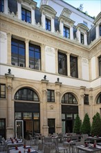 France, ile de france, paris 8e arrondissement, 7 rue tronchet, hotel de pourtales, club sfr, terrasse

Date : 2011-2012