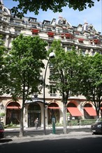 France, ile de france, paris 8e arrondissement, avenue montaigne, hotel plaza athenee, palace, hotellerie de luxe, marlene dietrich

Date : 2011-2012