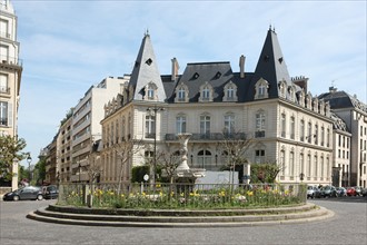 France, ile de france, paris, 8e arrondissement, place francois 1er, place ronde, immeubles, rue bayard

Date : 2011-2012