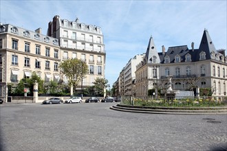 France, ile de france, paris, 8e arrondissement, place francois 1er, place ronde, immeubles, rue bayard

Date : 2011-2012