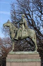 France, ile de france, paris 8e arrondissement, cours la reine, statue equestre de simon bolivar par emmanuel fremiet

Date : 2011-2012