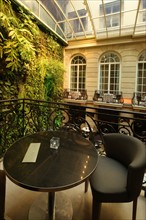 France, ile de france, paris 8e arrondissement, 49 rue pierre charron, pershing hall, restaurant, hotel, club, patio, andree putmann

Date : 2011-2012