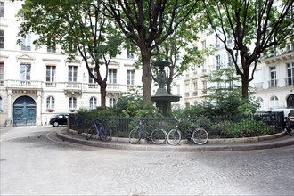 France, ile de france, paris, 9e arrondissement , cite de trevise, detail square et facades

Date : 2011-2012