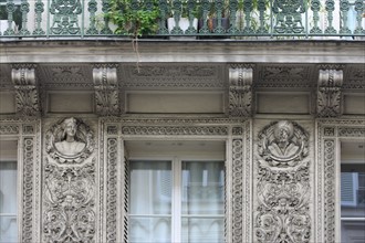 France, ile de france, paris 9e arrondissement, rue notre dame de lorette, immeuble, n54, restauration, decor, sculpture

Date : 2011-2012