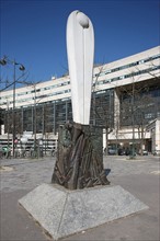 France, ile de france, paris 12e arrondissement, bercy, place du bataillon du pacifique, monument a la memoire de berty albrecht, resistante

Date : 2011-2012