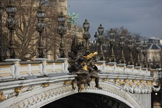France, ile de france, paris 7e-8e arrondissement, seine, pont alexandre III, Nymphes de la Neva (vers 1900), sculpteur Georges Recipon (1860-1920)