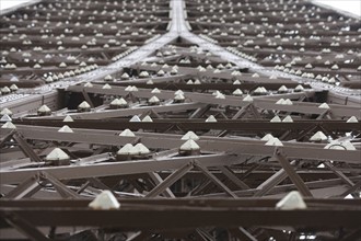 France, ile de france, paris 7e arrondissement, tour eiffel, interieur du monument concu par gustave eiffel, depuis le deuxieme etage, panorama,