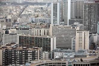 France, ile de france, paris 7e arrondissement, tour eiffel, interieur du monument concu par gustave eiffel, depuis le premier etage, panorama, immeubles, quai de grenelle,