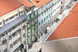 portugal, lisbonne, lisboa, signes de ville, bairro alto, vue d'ensemble, panorama, ciel d'orage, facades, vue sur la baixa en contrebas, elevador de santa justia
Date : septembre 2011