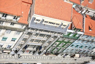 portugal, lisbonne, lisboa, signes de ville, bairro alto, vue d'ensemble, panorama, ciel d'orage, facades, vue sur la baixa en contrebas, elevador de santa justia
Date : septembre 2011