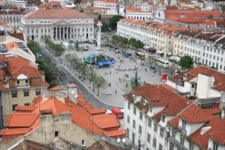 portugal, lisbonne, lisboa, signes de ville, bairro alto, vue d'ensemble, panorama, ciel d'orage, facades, vue sur la baixa en contrebas, elevador de santa justia
Date : septembre 2011