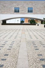 portugal, lisbonne, lisboa, signes de ville, belem, musee des beaux arts, parvis, oeuvres
Date : septembre 2011
