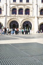 portugal, lisbonne, lisboa, signes de ville, rossio, praca don pedro, facade gare, voirie
Date : septembre 2011