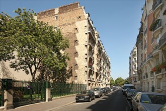 France, ile de france, paris 12e arrondissement, rue dorian, pignon donnant sur une residence, rives contrastees,


Date : 2011-2012