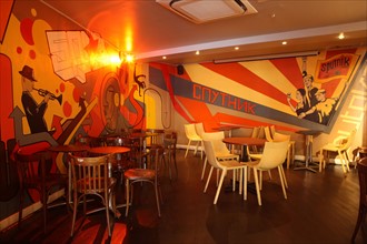 France, ile de france, paris 13e arrondissement, 16 rue de la butte aux cailles, bar le sputnik, rock, cocktails mojito, deco sovietique,


Date : 2011-2012