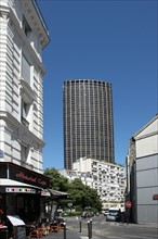 France, ile de france, paris, 14e arrondissement, tour montparnasse vue depuis la rue de la gaite, immeuble, gratte ciel,


Date : 2011-2012