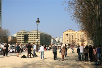 France, ile de france, paris 19e arrondissement, bassin de la villette et canal de l'ourcq, quai de la loire, n68, bar ourcq, petanque,