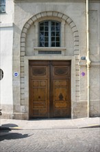 France, ile de france, paris, 4e arrondissement, ile saint louis, 17 quai d'anjou, hotel de lauzun, porche, facade sur rue,


Date : Ete 2012