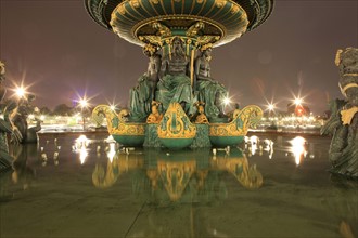 france, region ile de france, paris 8e arrondissement, place de la concorde, paves, fontaines, hotel de la marine, hotel de crillon, nuit, eclairage,