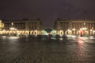 france, region ile de france, paris 8e arrondissement, place de la concorde, paves, fontaines, hotel de la marine, hotel de crillon, nuit, eclairage,