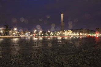 france, region ile de france, paris 8e arrondissement, place de la concorde, paves, fontaines, hotel de la marine, hotel de crillon, nuit, eclairage,