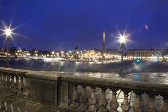 france, region ile de france, paris 8e arrondissement, place de la concorde, paves, fontaines, hotel de la marine, hotel de crillon, nuit, eclairage,