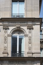 France, ile de france, paris 9e arrondissement, 34 rue de chateaudun, immeuble neo renaissance, restaure, detail facade sur rue, decor, fenetre,


Date : Ete 2012
