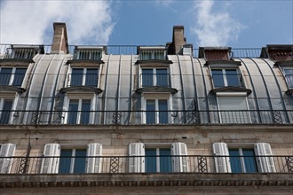 France, Region Ile de France, Paris, 1er arrondissement, rue de Rivoli, alignement de facade et combles a  diverses hauteurs,