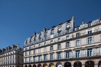 France, Region Ile de France, Paris, 1er arrondissement, rue de Rivoli, facades, combles a differentes hauteurs