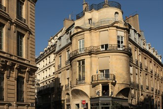 France, Region Ile de France, Paris 1er arrondissement, 43 rue Croix des Petits Champs, maison Jaucourt, facade galbee, rotonde, entre Banque de France et place des Victoires,