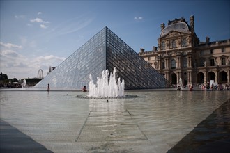 France, Region Ile de France, Paris 1er arrondissement, Musee du Louvre, place de la Pyramide, Ieoh Ming Pei,