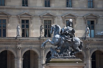 France, Region Ile de France, Paris 1er arrondissement, Musee du Louvre, place de la Pyramide, statue de Louis XIV, Le Bernin