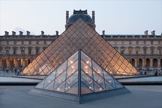 France, Region Ile de France, Paris 1er arrondissement, Musee du Louvre, place de la Pyramide, Ieoh Ming Pei,