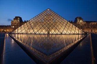 France, Region Ile de France, Paris 1er arrondissement, Musee du Louvre, place de la Pyramide, Ieoh Ming Pei,